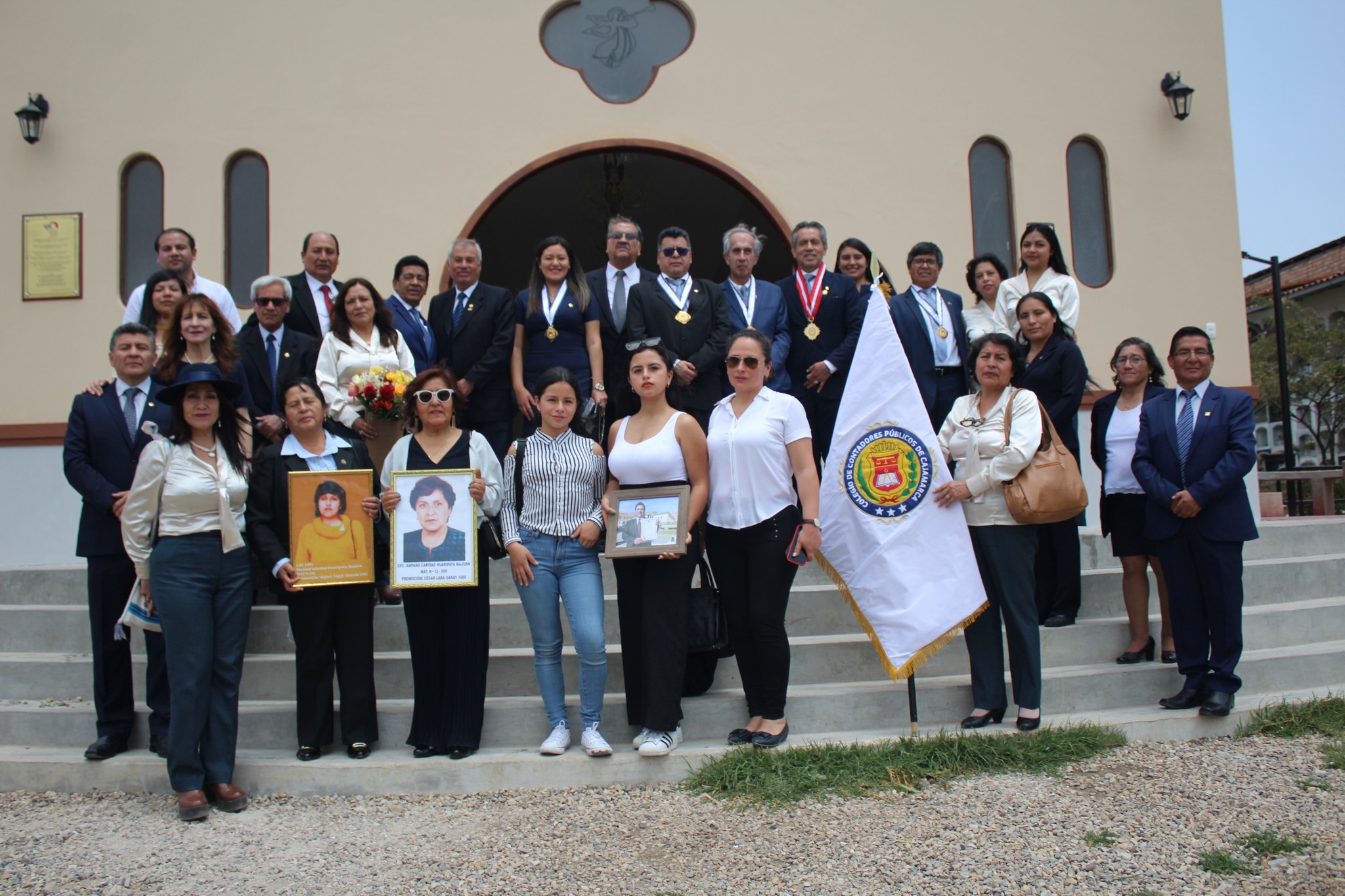 Emotiva romería realizada en honor a los contadores difuntos.